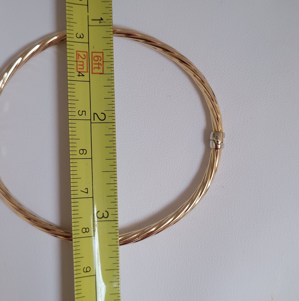 10k Solid Gold Twisted Bracelet. Made In Italy. - Picture 8 of 9